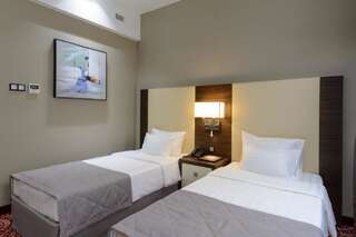 Отель Hotel Senator Караганда Стандартный двухместный номер с 2 отдельными кроватями-2