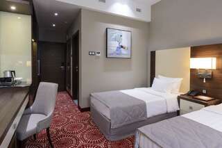 Отель Hotel Senator Караганда Стандартный двухместный номер с 2 отдельными кроватями-3