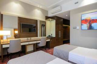 Отель Hotel Senator Караганда Двухместный номер Делюкс с 2 отдельными кроватями-2